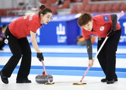 �ƶ���ѩ�˶����������� ��ʵ��ѩ������������