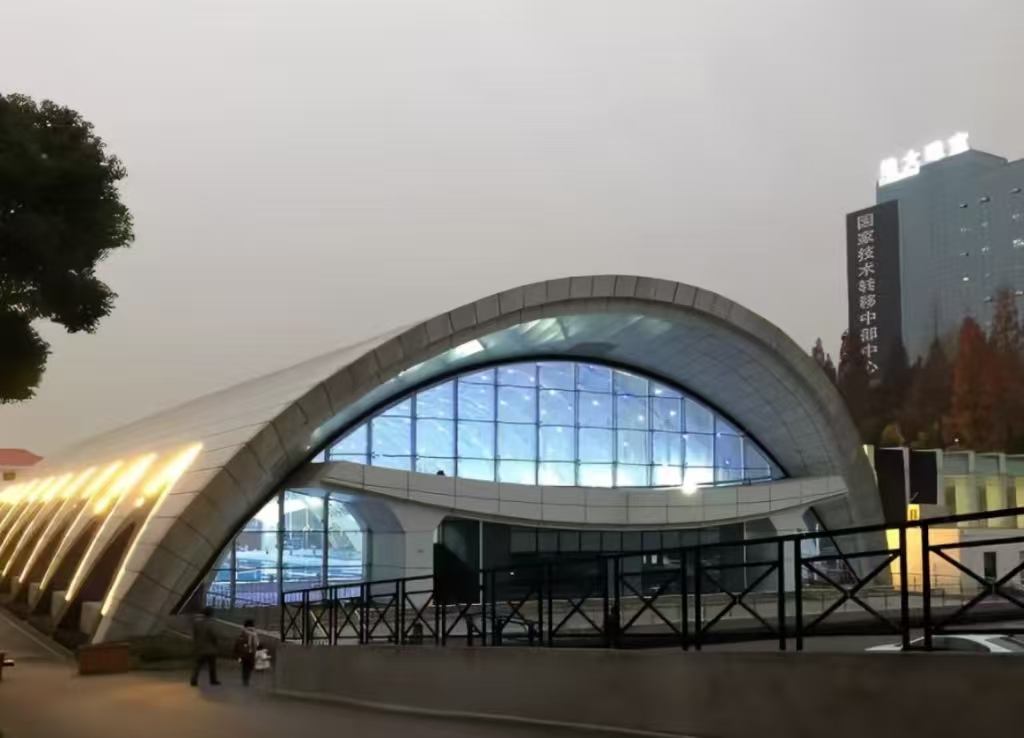 �й����ʴ�ѧ�人У��������